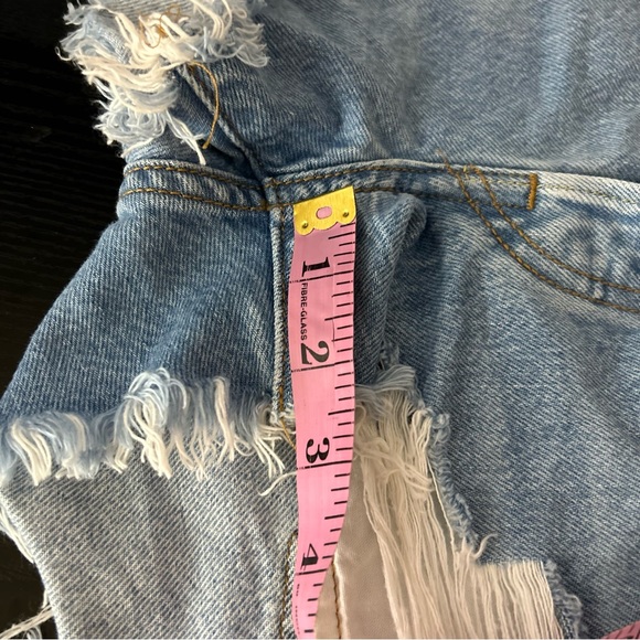 Levis 501 Distressed Denim Shorts Button Fly Raw hem size 24 - Picture 5 of 8